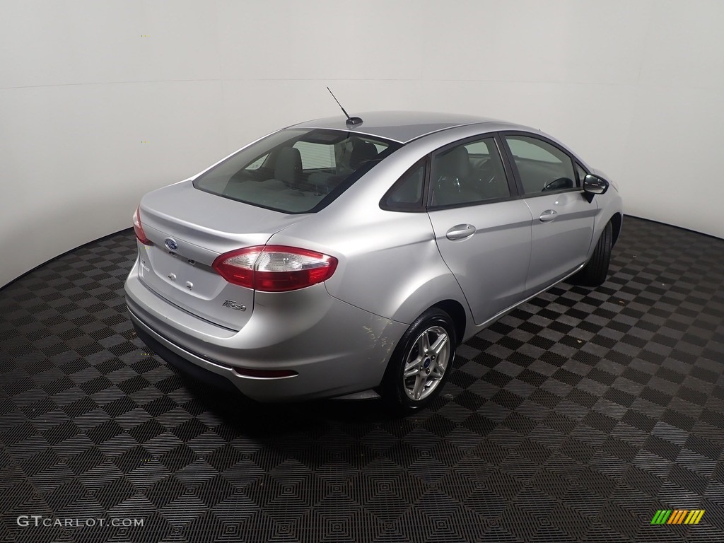 2017 Fiesta SE Sedan - Ingot Silver / Charcoal Black photo #16