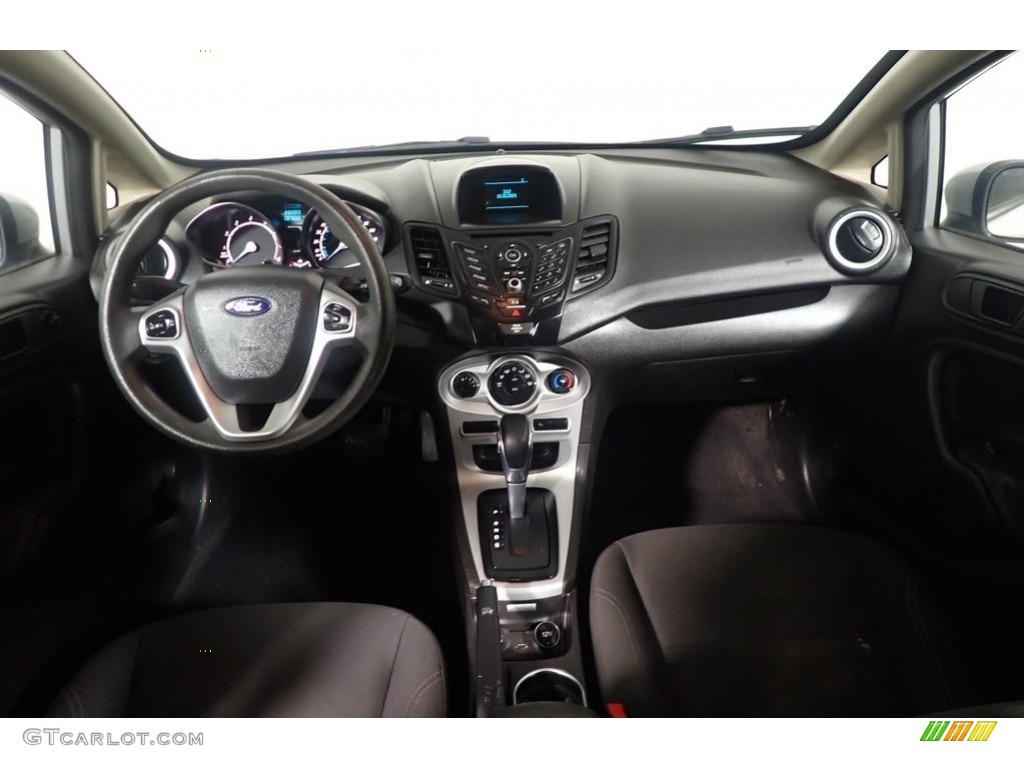 2017 Fiesta SE Sedan - Ingot Silver / Charcoal Black photo #23