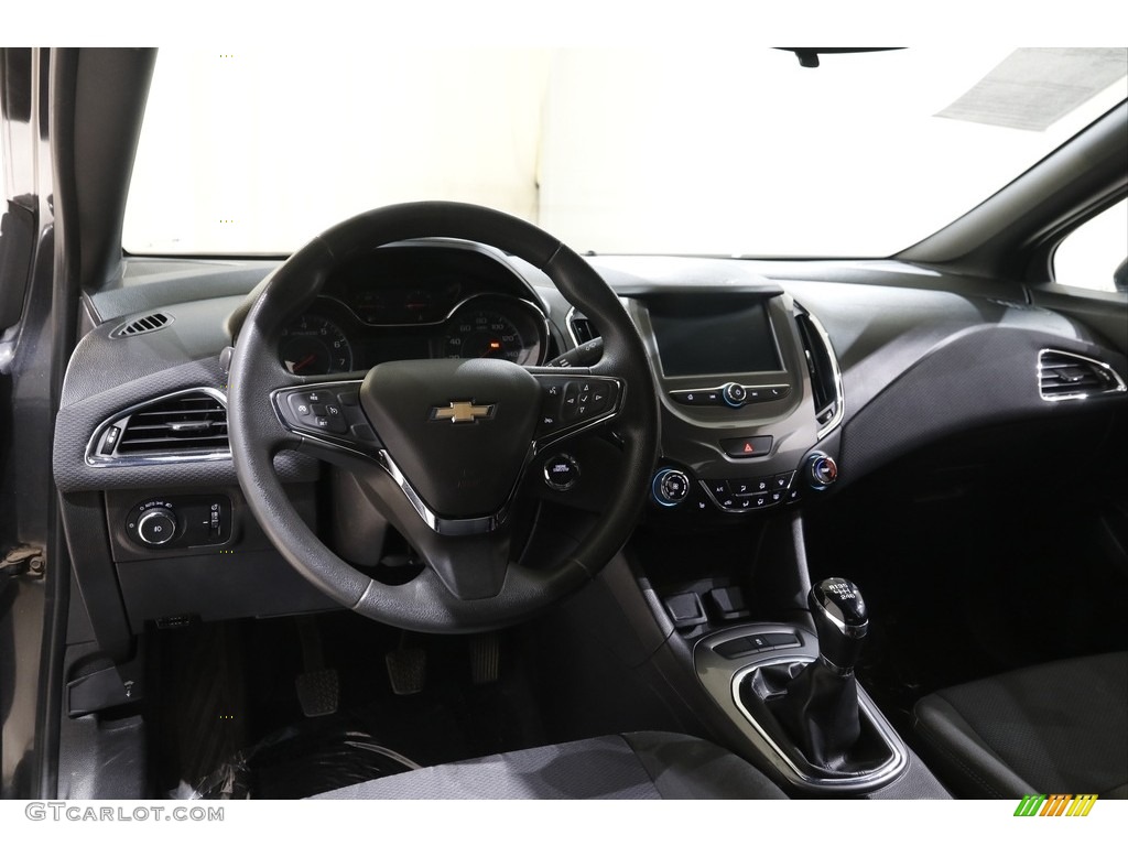 2017 Chevrolet Cruze LT Dashboard Photos