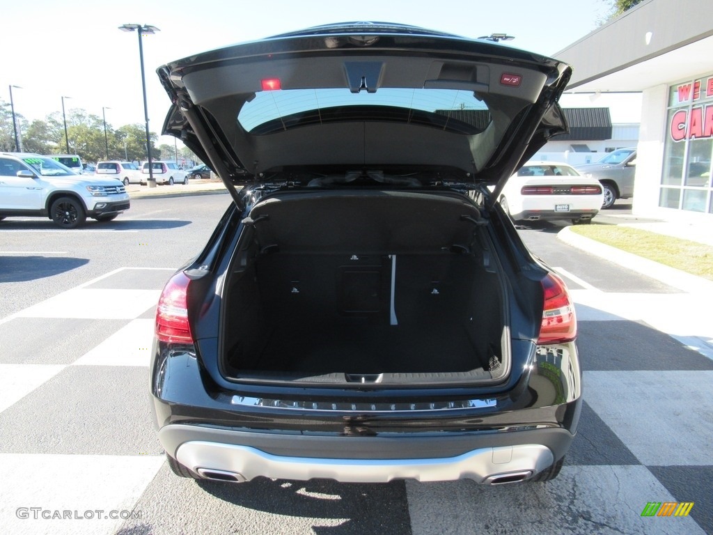 2019 GLA 250 - Cosmos Black Metallic / Sahara Beige photo #5
