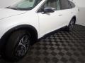 Crystal White Pearl - Outback 2.5i Touring Photo No. 12