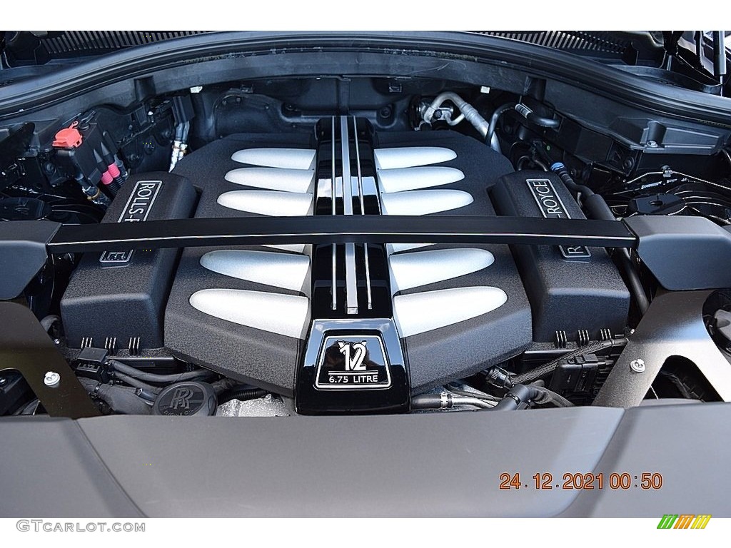 2019 Rolls-Royce Cullinan Standard Cullinan Model Engine Photos