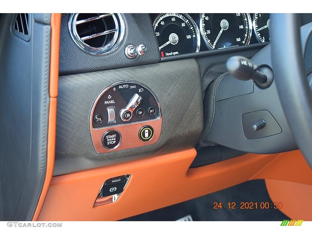 2019 Rolls-Royce Cullinan Standard Cullinan Model Controls Photo #143470370