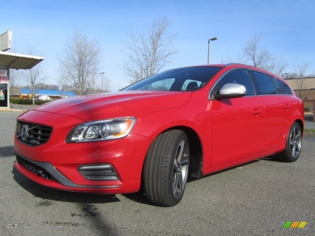 2015 Volvo V60 T6 AWD R-Design Exterior Photos