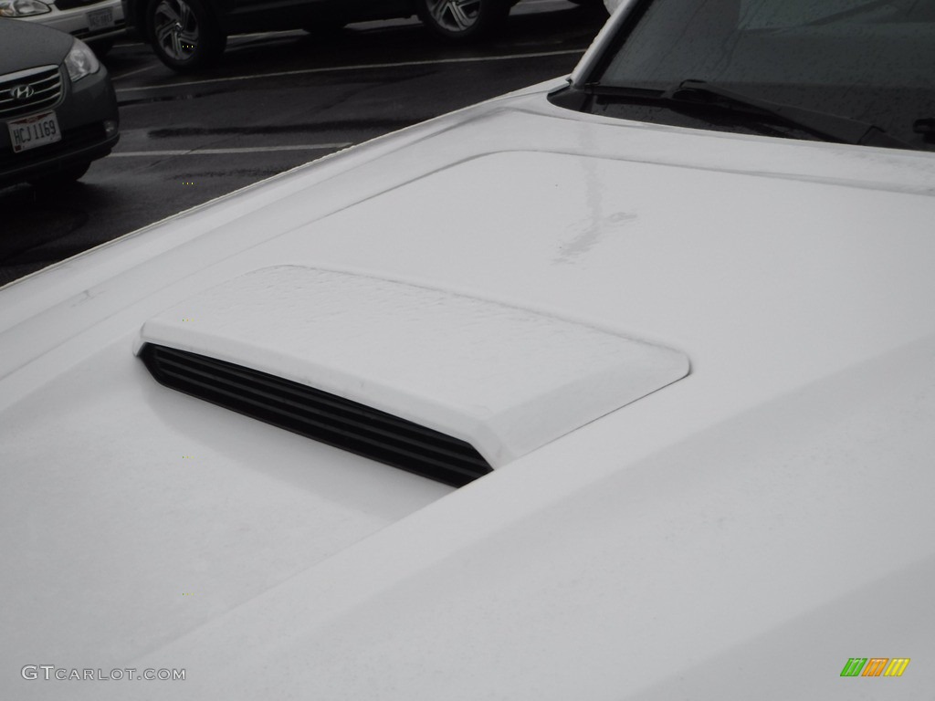 2019 Tacoma TRD Sport Double Cab 4x4 - Super White / Black photo #7