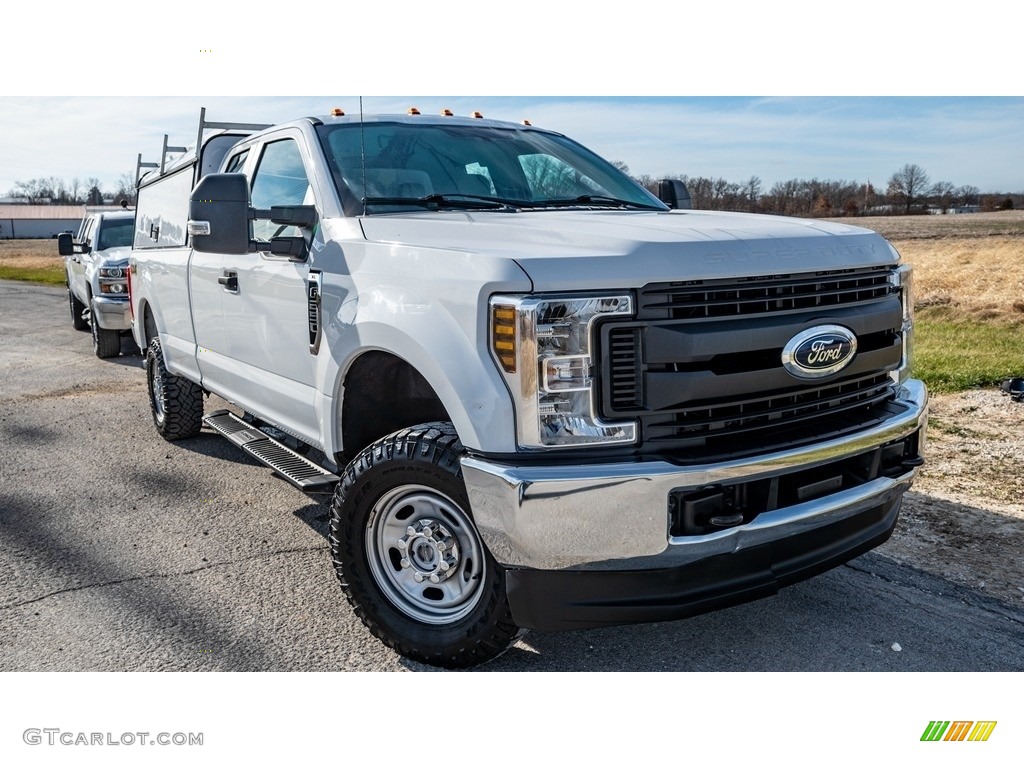 2018 F250 Super Duty XLT SuperCab 4x4 - Oxford White / Earth Gray photo #1