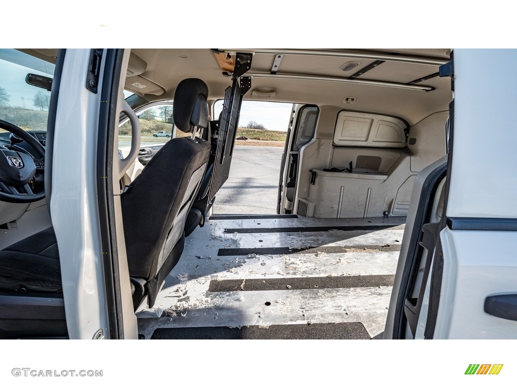 2013 C/V Tradesman - Stone White / Black/Light Graystone photo #20