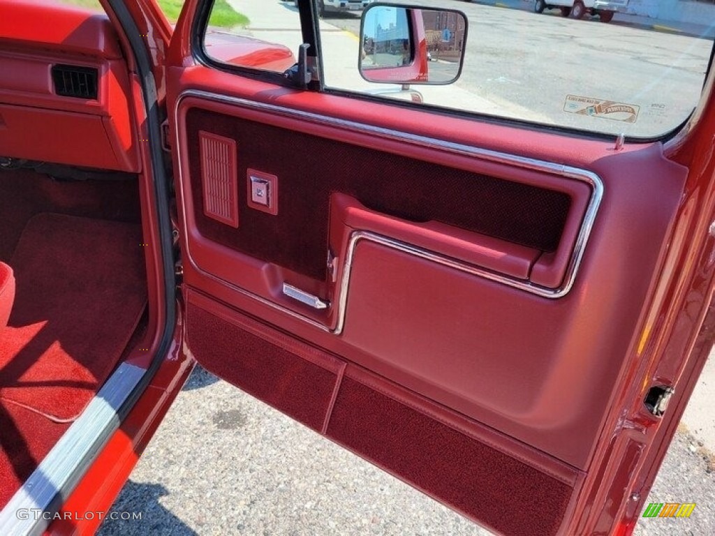 1986 Ford F150 XLT Regular Cab Red Door Panel Photo #143478449