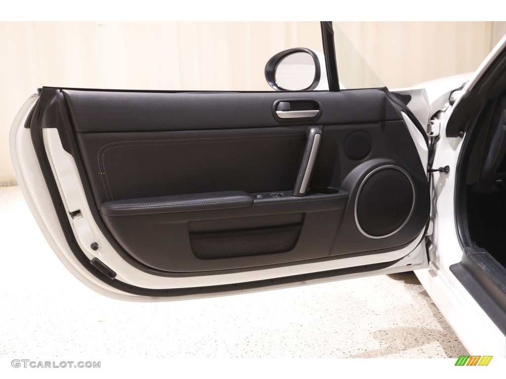 2015 Mazda MX-5 Miata Grand Touring Roadster Door Panel Photos