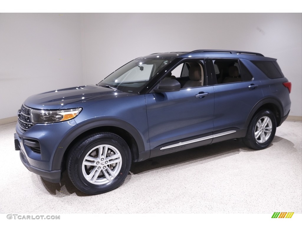 2020 Explorer XLT 4WD - Blue Metallic / Sandstone photo #3