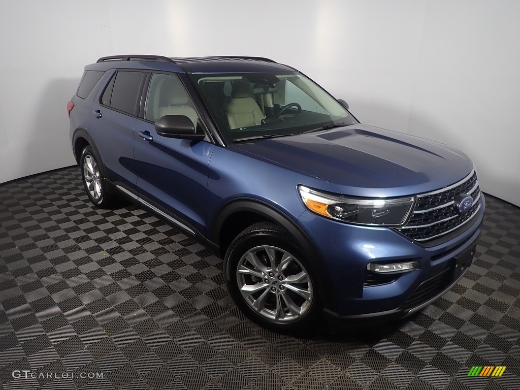 2020 Explorer XLT 4WD - Blue Metallic / Sandstone photo #3