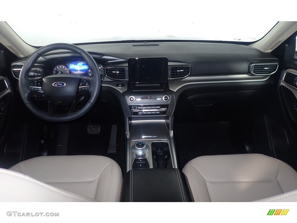 2020 Explorer XLT 4WD - Blue Metallic / Sandstone photo #26