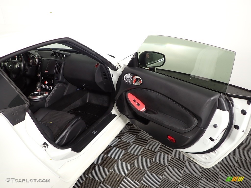 2014 370Z Touring Coupe - Pearl White / Black photo #29