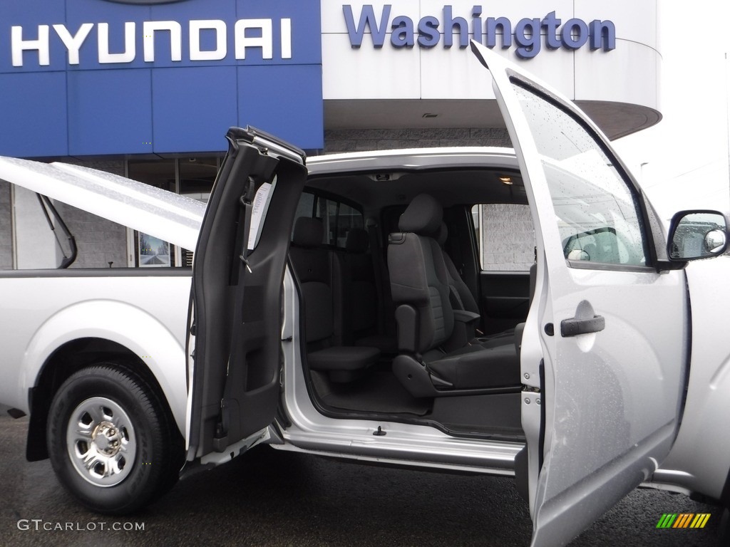 2009 Frontier SE King Cab - Radiant Silver / Steel photo #14