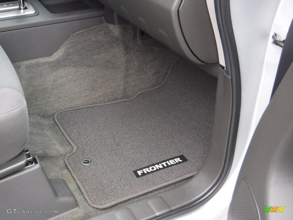 2009 Frontier SE King Cab - Radiant Silver / Steel photo #19