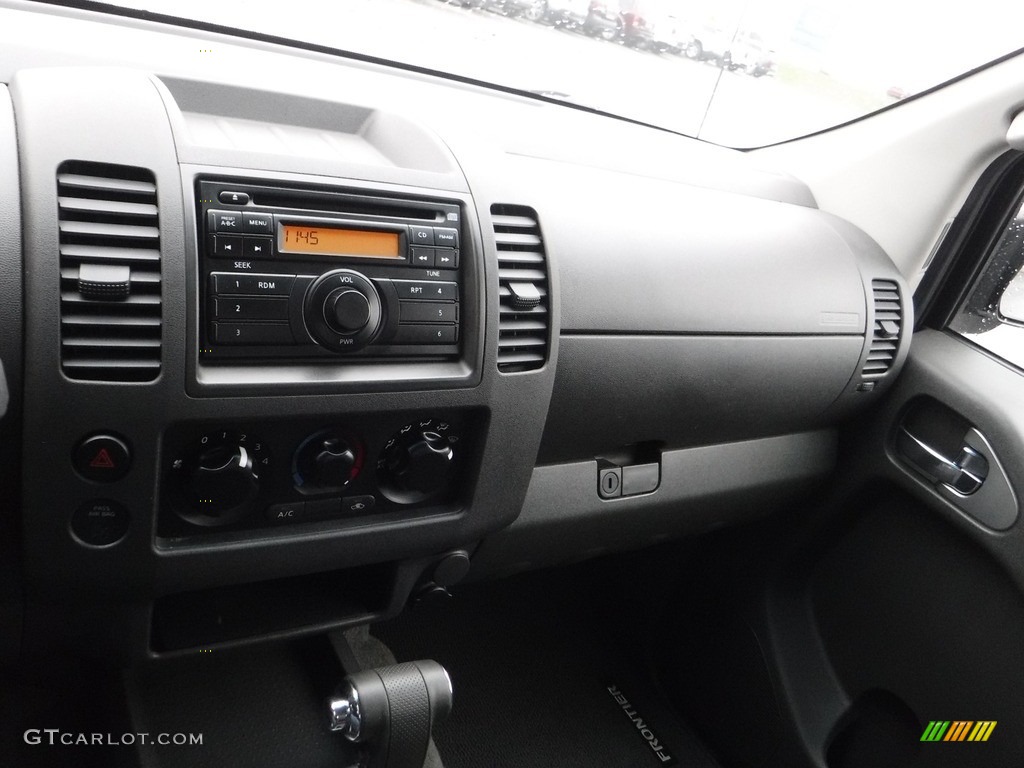 2009 Frontier SE King Cab - Radiant Silver / Steel photo #21