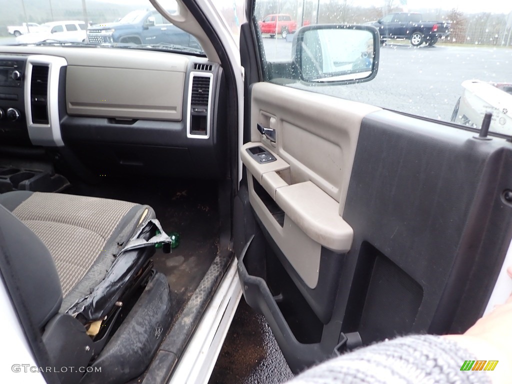 2012 Dodge Ram 1500 SLT Regular Cab 4x4 Dark Slate Gray/Medium Graystone Door Panel Photo #143486735