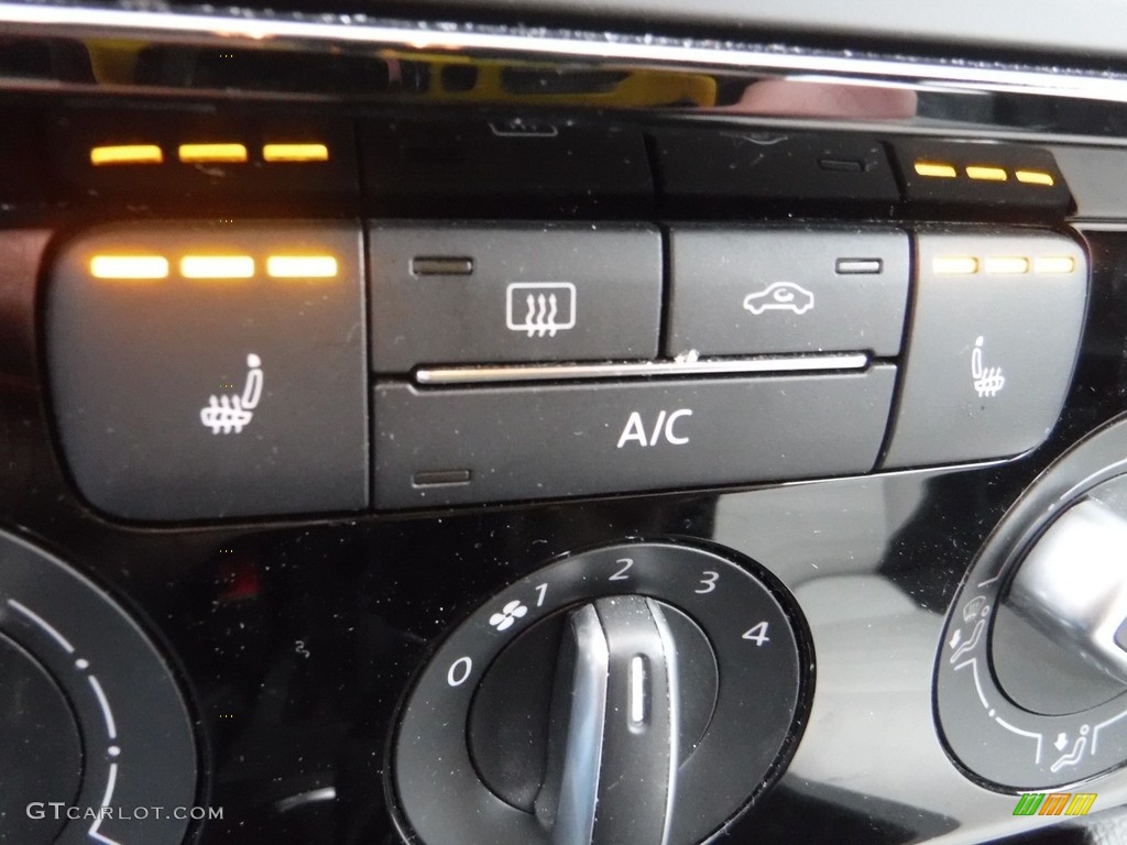 2016 Volkswagen Jetta Sport Controls Photo #143489828