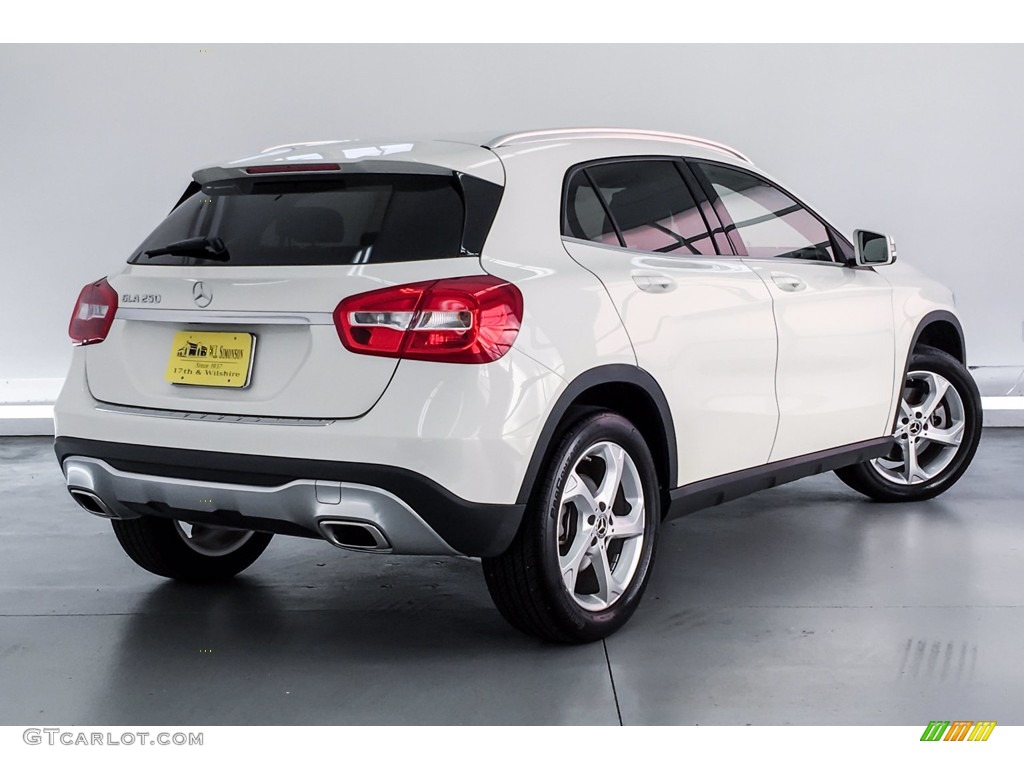 2018 GLA 250 - Cirrus White / Black photo #15