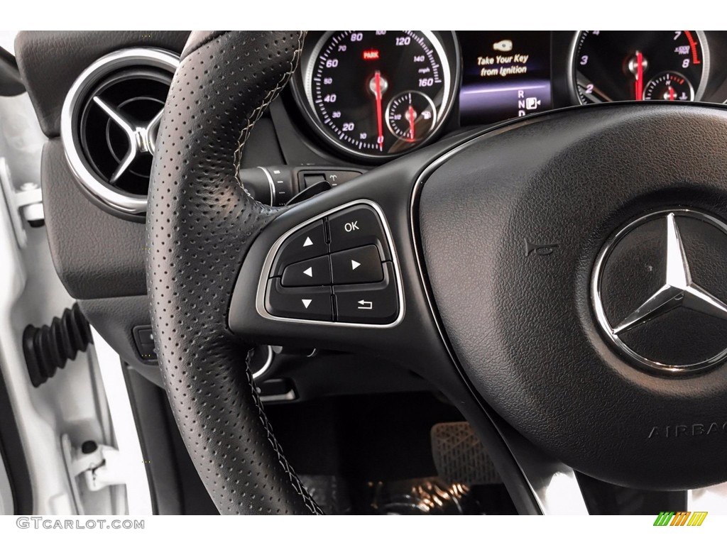 2018 GLA 250 - Cirrus White / Black photo #18