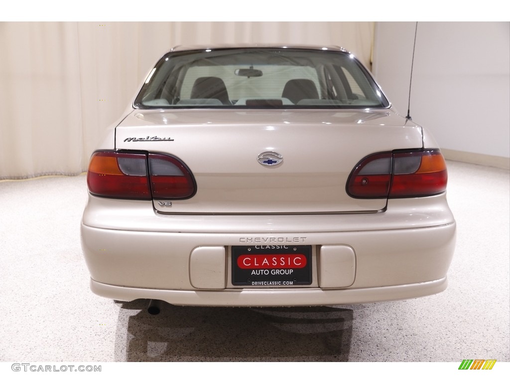 2001 Malibu Sedan - Light Driftwood Metallic / Neutral photo #17
