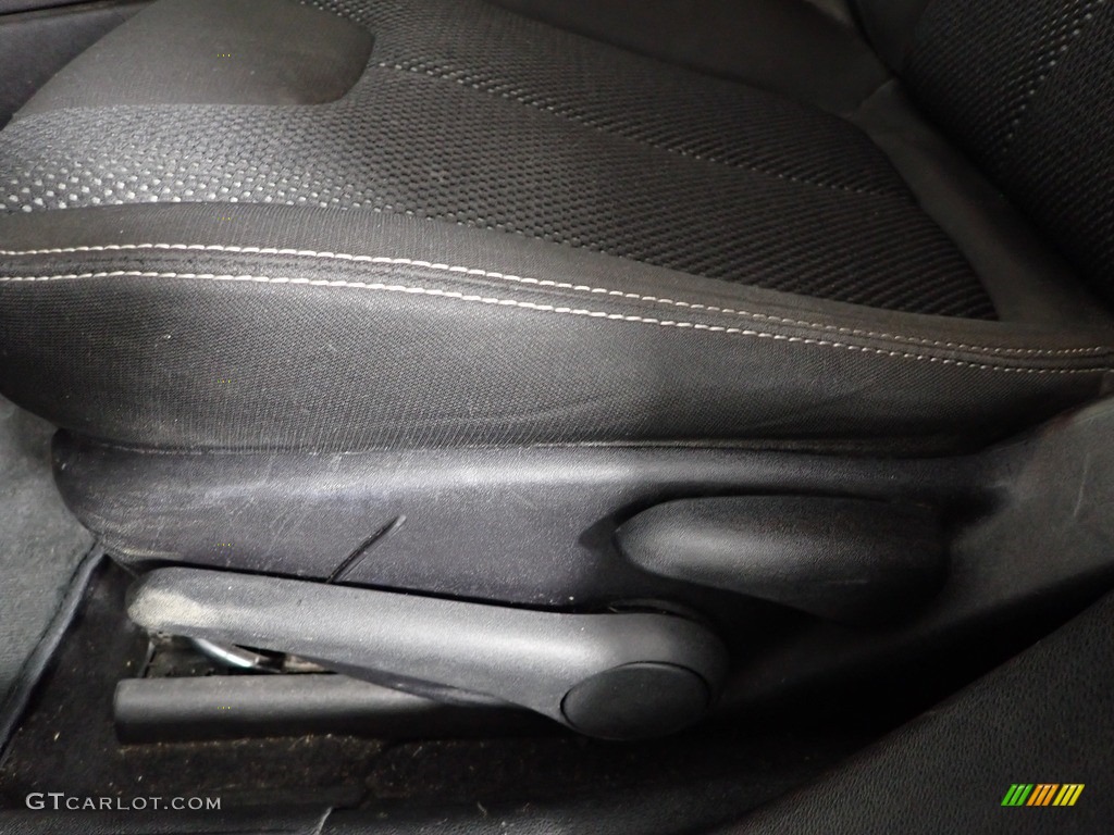 2014 Dart SXT - Pitch Black / Black/Light Tungsten photo #18