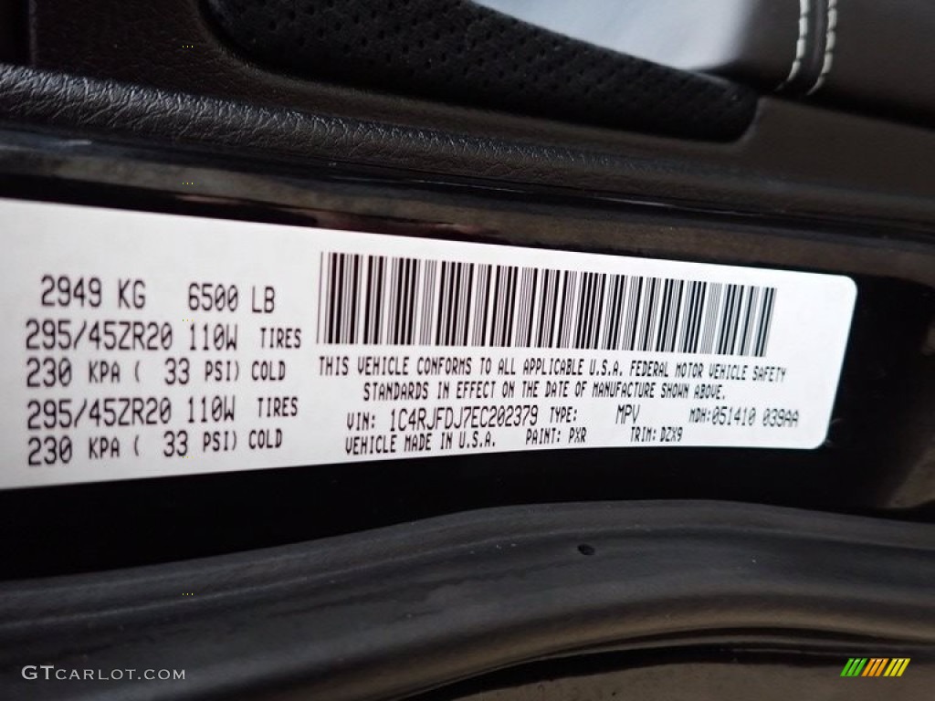 2014 Grand Cherokee SRT 4x4 - Brilliant Black Crystal Pearl / SRT Morocco Black photo #27