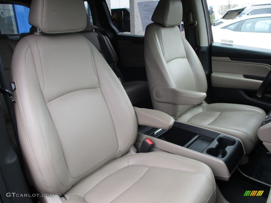 2018 Honda Odyssey EX-L Front Seat Photo #143494953
