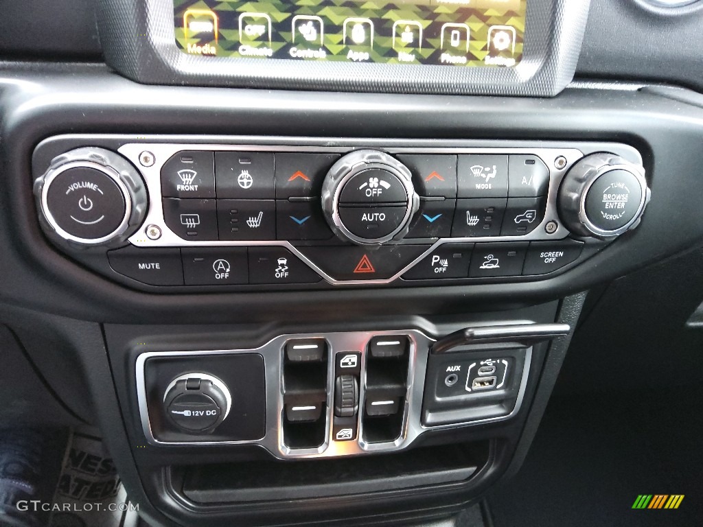 2021 Jeep Gladiator Overland 4x4 Controls Photo #143495751
