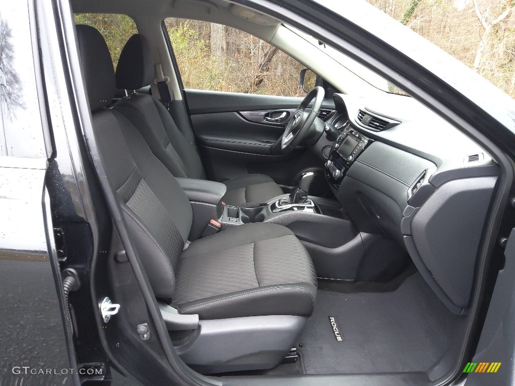 2019 Nissan Rogue SV Front Seat Photo #143498091