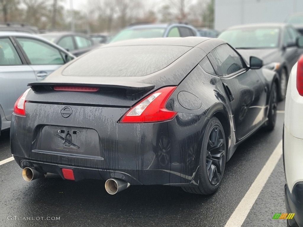 2016 370Z Coupe - Pearl White / Black photo #2