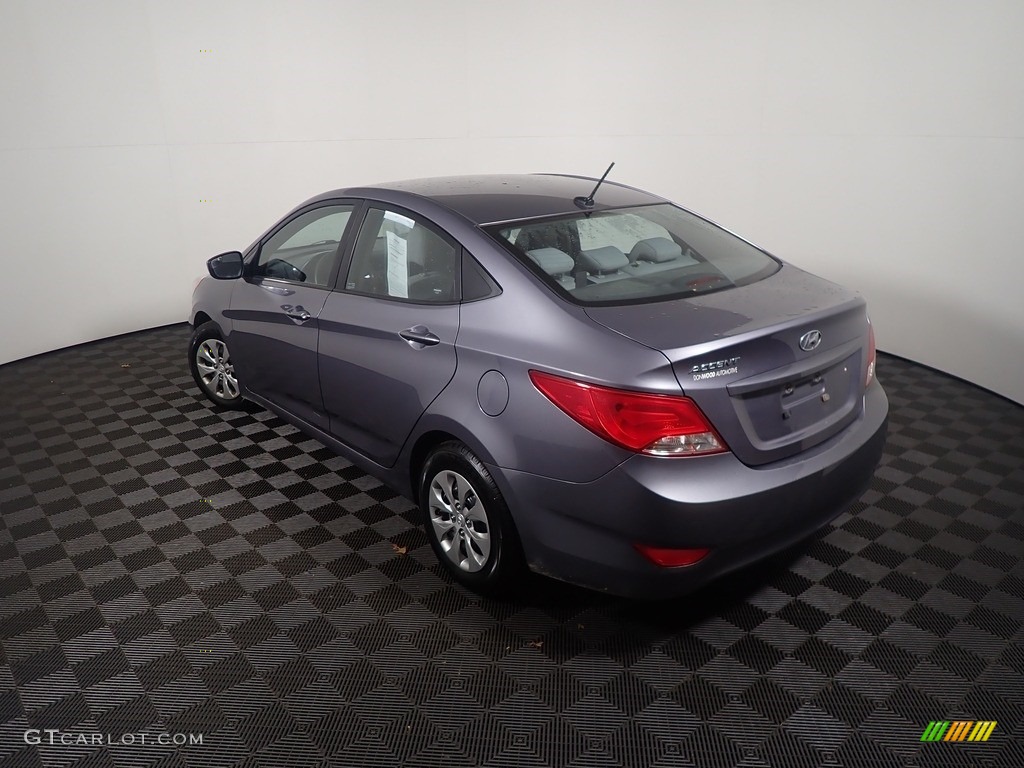 2016 Accent SE Sedan - Triathlon Gray / Gray photo #11