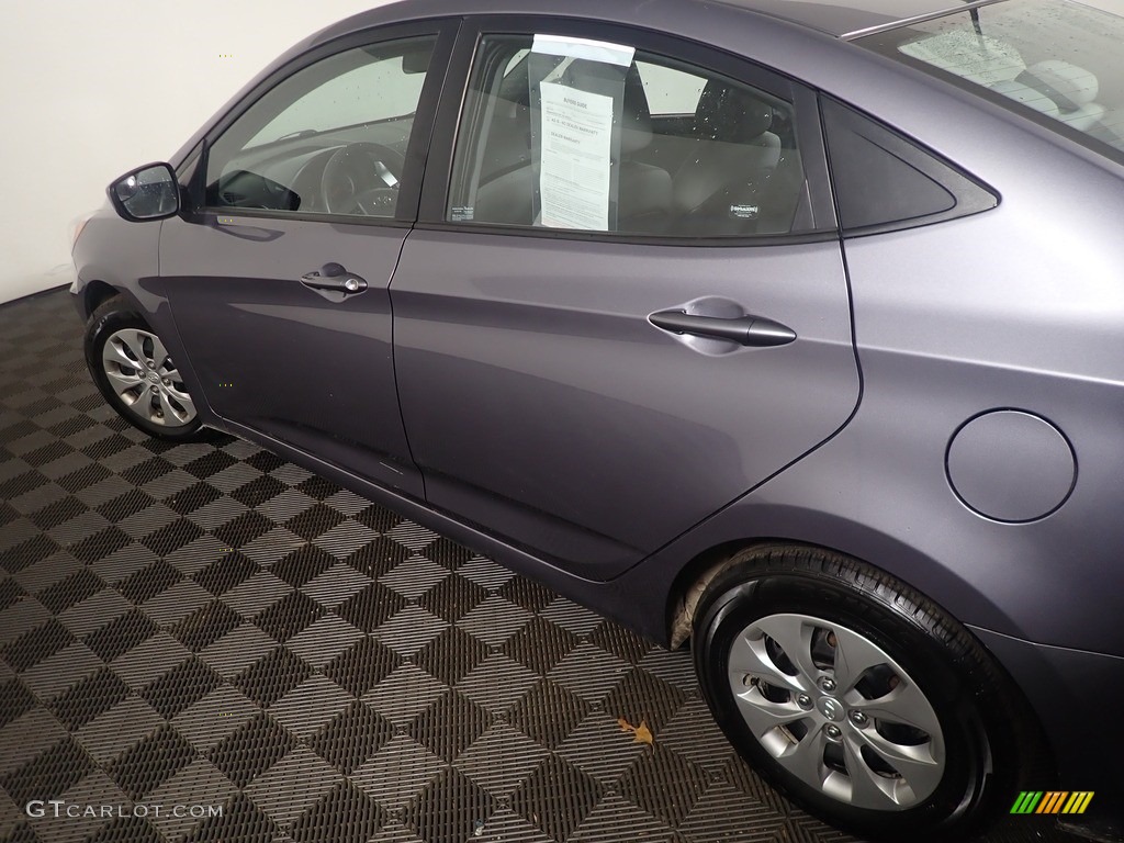 2016 Accent SE Sedan - Triathlon Gray / Gray photo #17