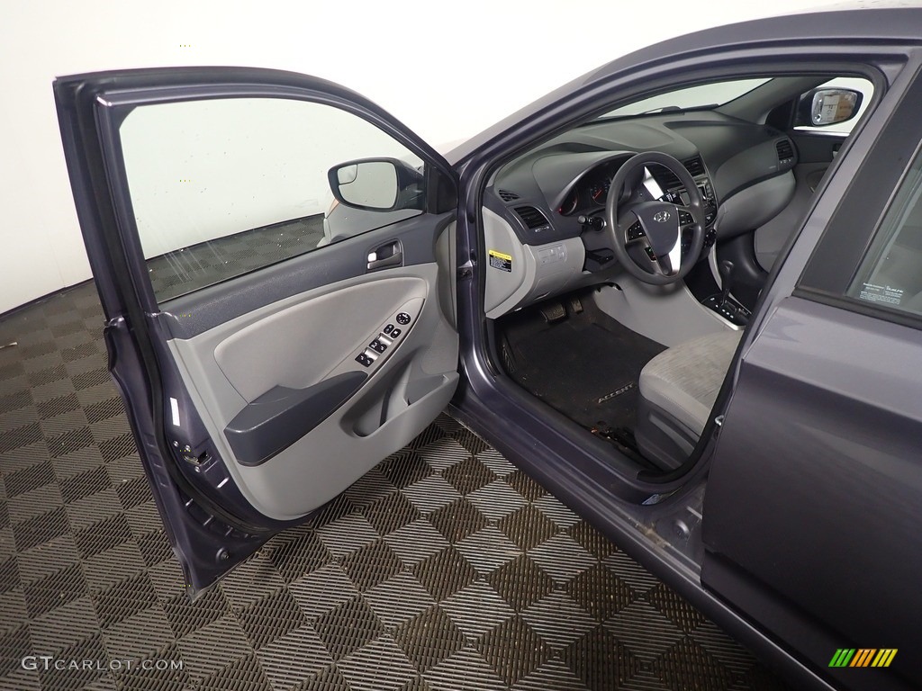 2016 Accent SE Sedan - Triathlon Gray / Gray photo #19