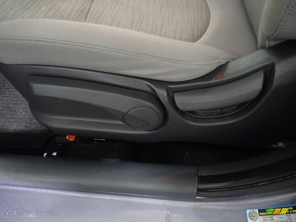 2016 Accent SE Sedan - Triathlon Gray / Gray photo #22