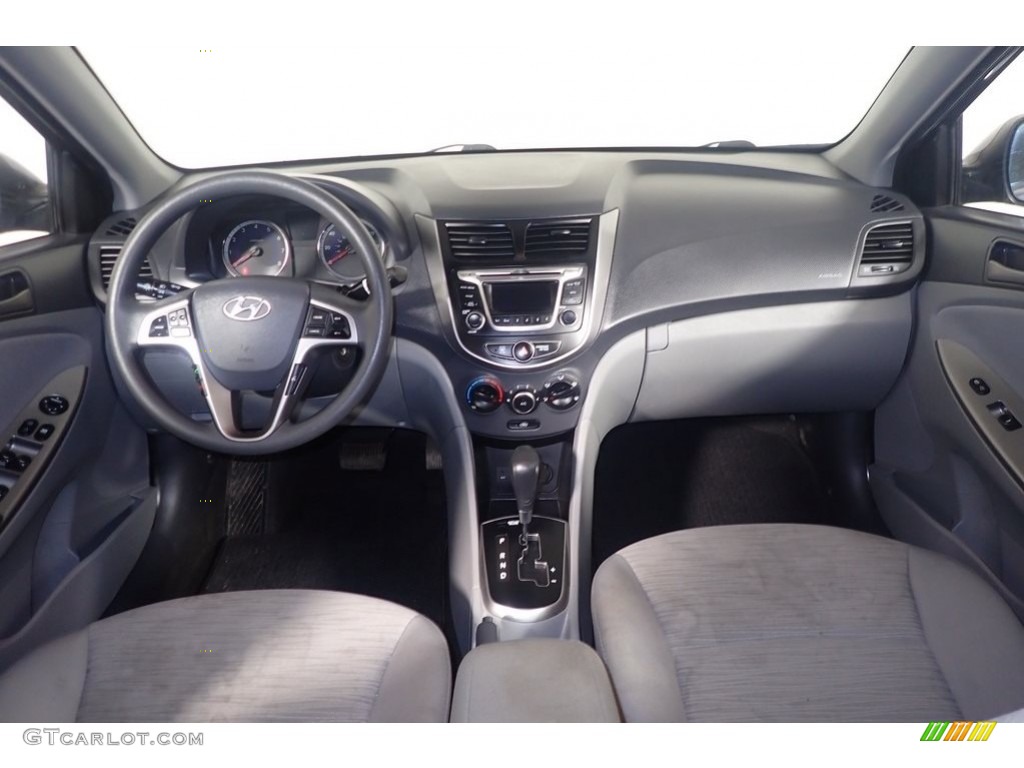 2016 Accent SE Sedan - Triathlon Gray / Gray photo #23