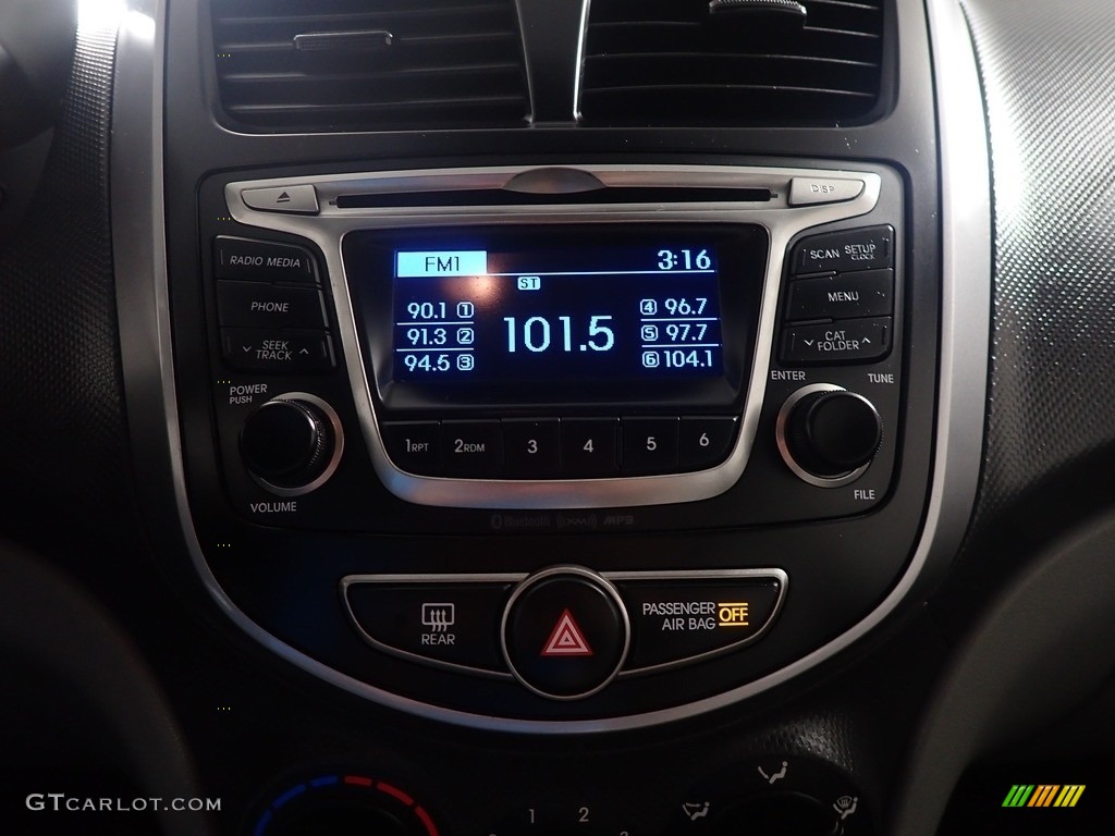 2016 Accent SE Sedan - Triathlon Gray / Gray photo #25