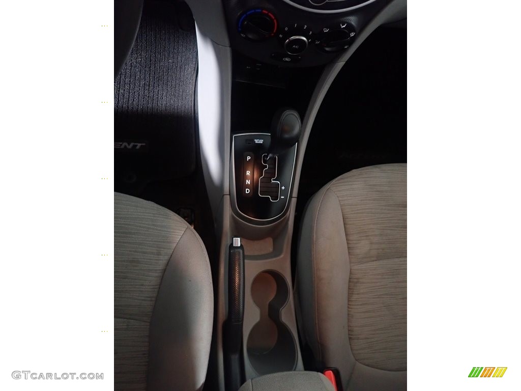 2016 Accent SE Sedan - Triathlon Gray / Gray photo #31
