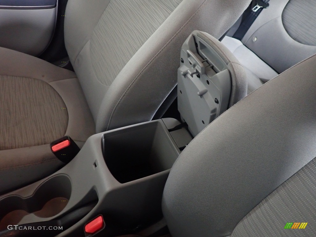 2016 Accent SE Sedan - Triathlon Gray / Gray photo #32