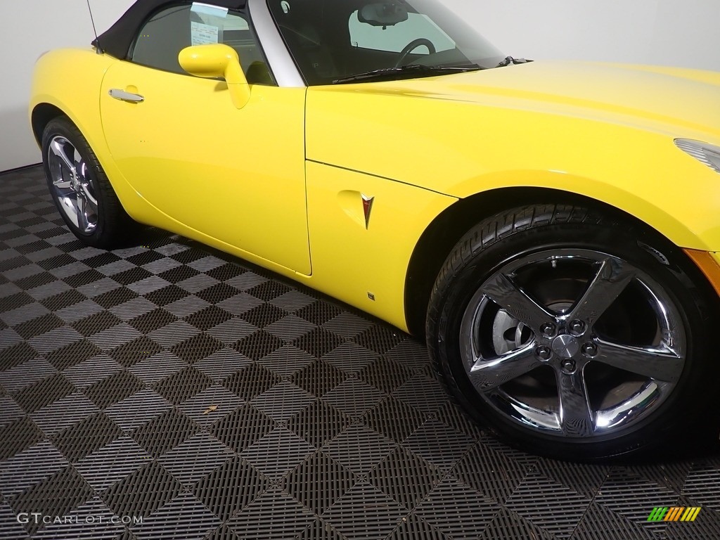 2008 Solstice GXP Roadster - Mean Yellow / Ebony photo #3