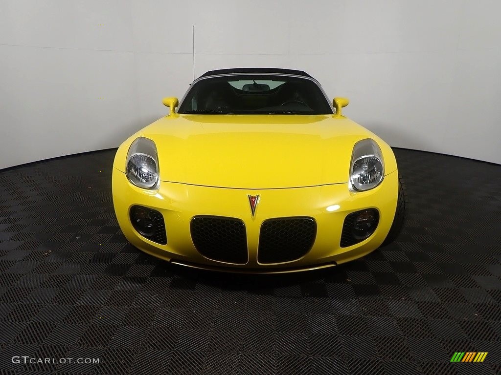 2008 Solstice GXP Roadster - Mean Yellow / Ebony photo #4