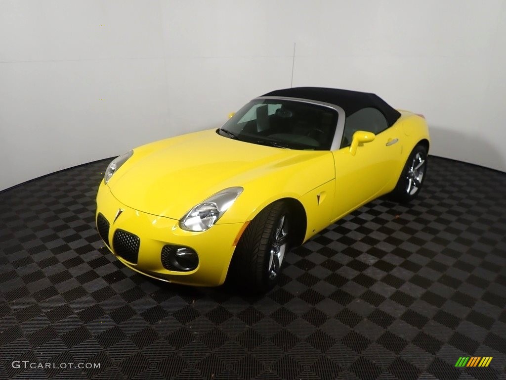 2008 Solstice GXP Roadster - Mean Yellow / Ebony photo #7