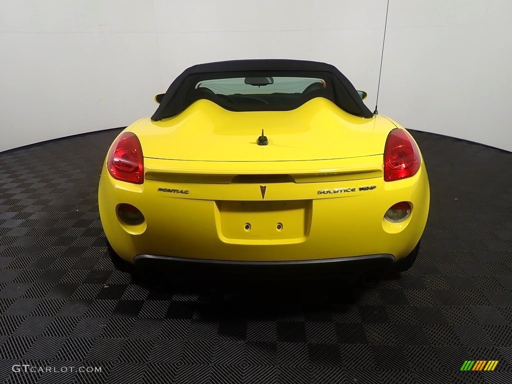 2008 Solstice GXP Roadster - Mean Yellow / Ebony photo #10