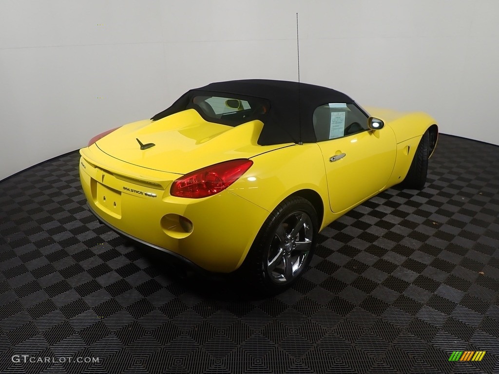 2008 Solstice GXP Roadster - Mean Yellow / Ebony photo #13