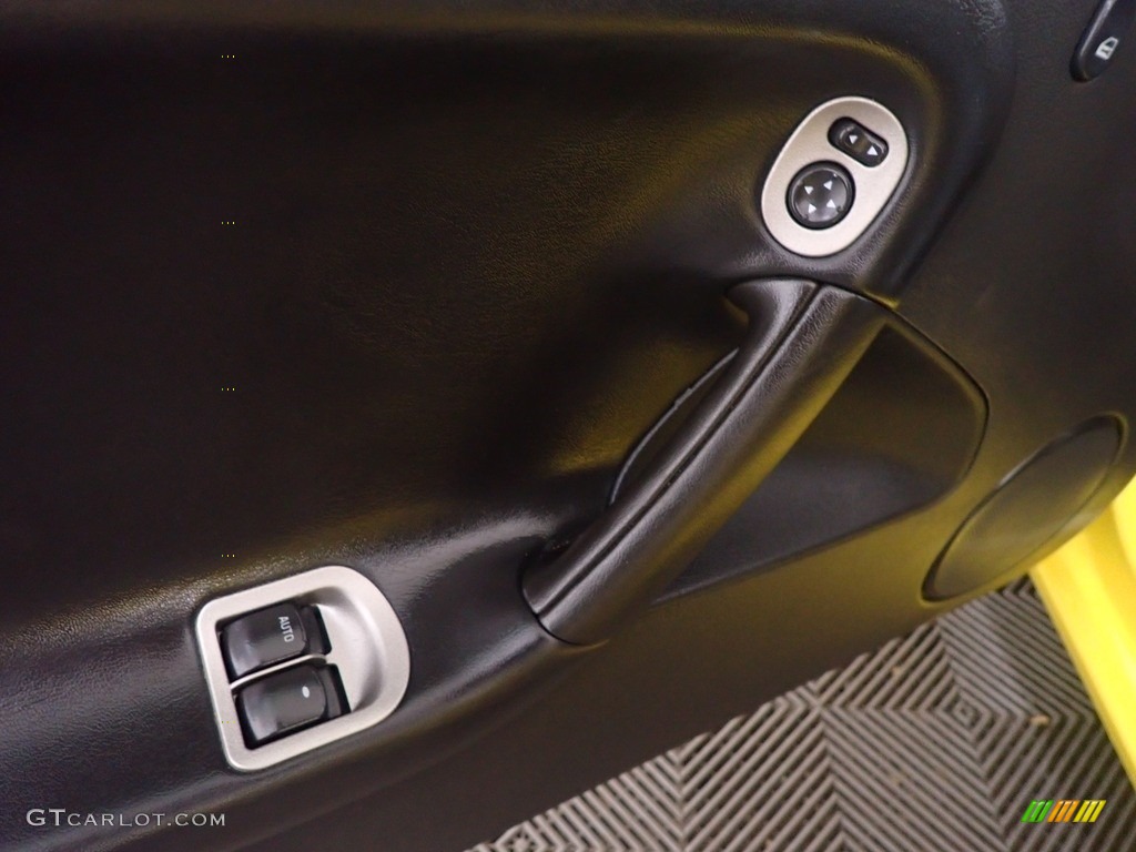 2008 Solstice GXP Roadster - Mean Yellow / Ebony photo #17