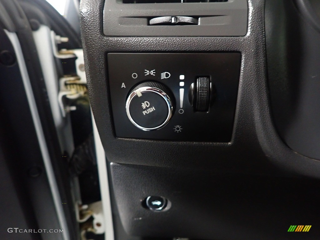 2011 Challenger SRT8 392 - Bright White / Dark Slate Gray photo #28