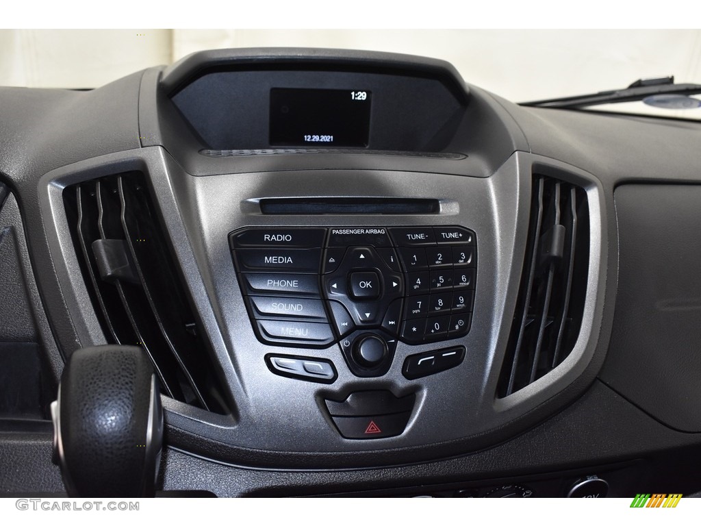 2018 Ford Transit Van 250 MR Long Controls Photo #143505019