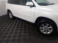Blizzard White Pearl - Highlander SE 4WD Photo No. 6