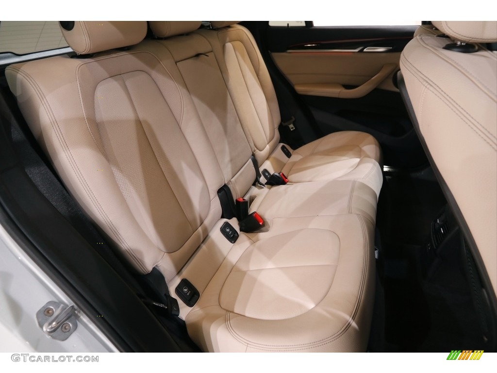 2019 X1 xDrive28i - Glacier Silver Metallic / Oyster/Black photo #18