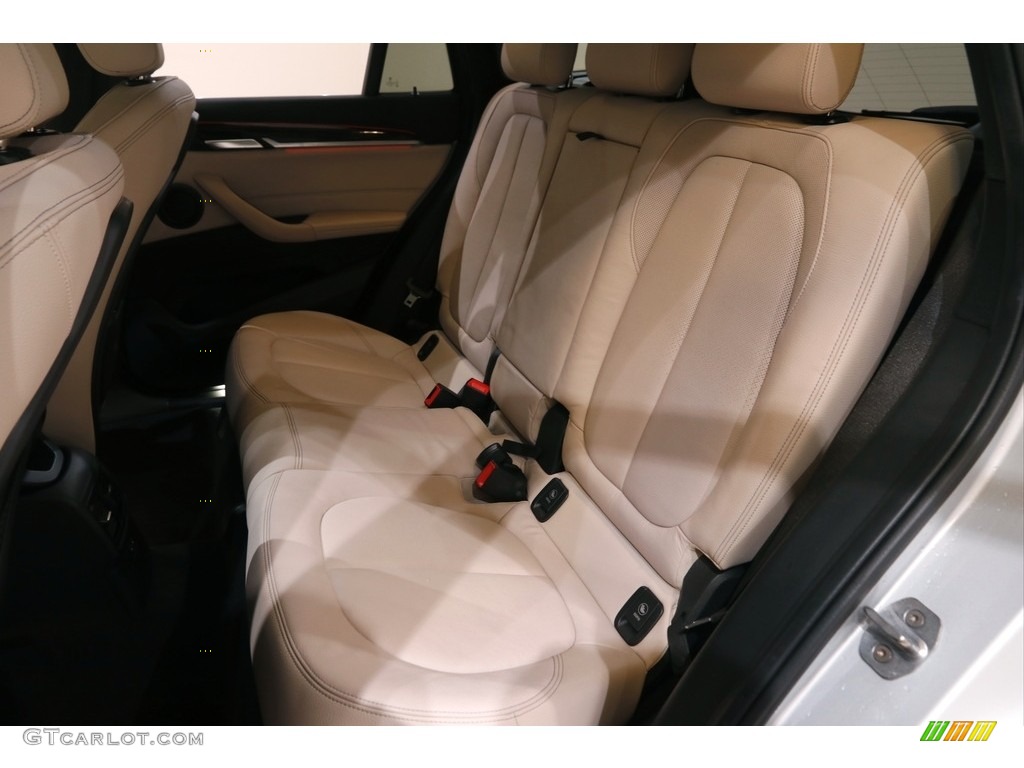 2019 X1 xDrive28i - Glacier Silver Metallic / Oyster/Black photo #19